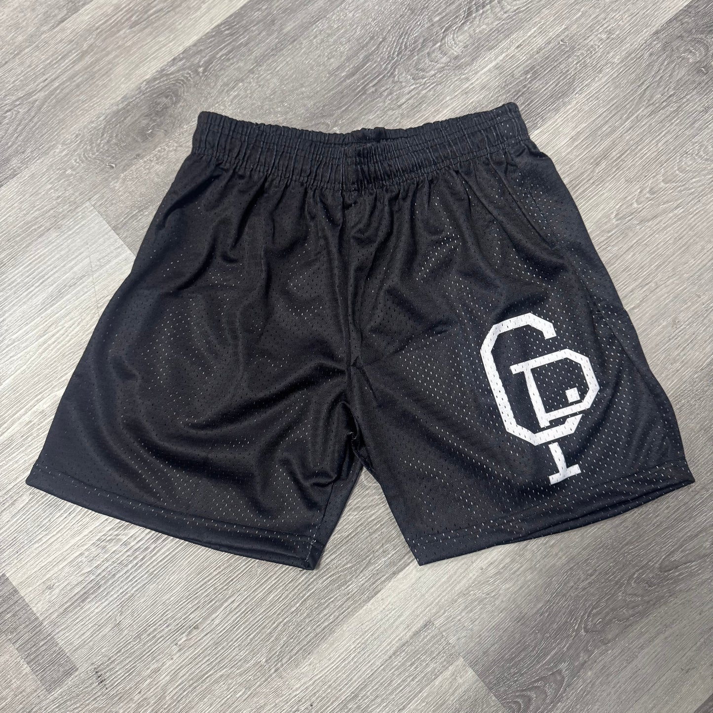 Crispy NYC Letter Logo Mesh Shorts (Black)