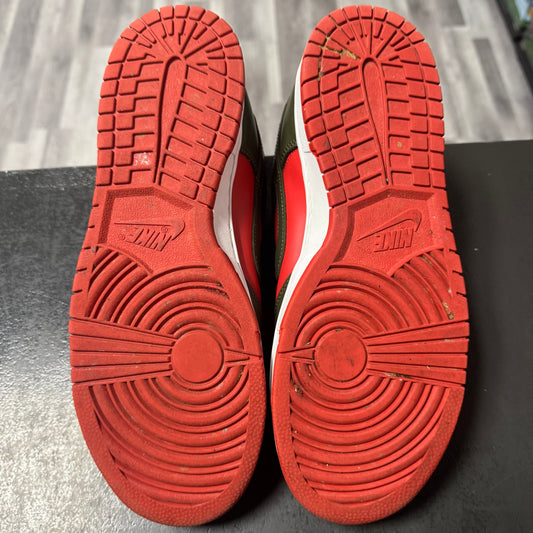 Dunk Low Mystic Red Cargo Khaki / Preowned