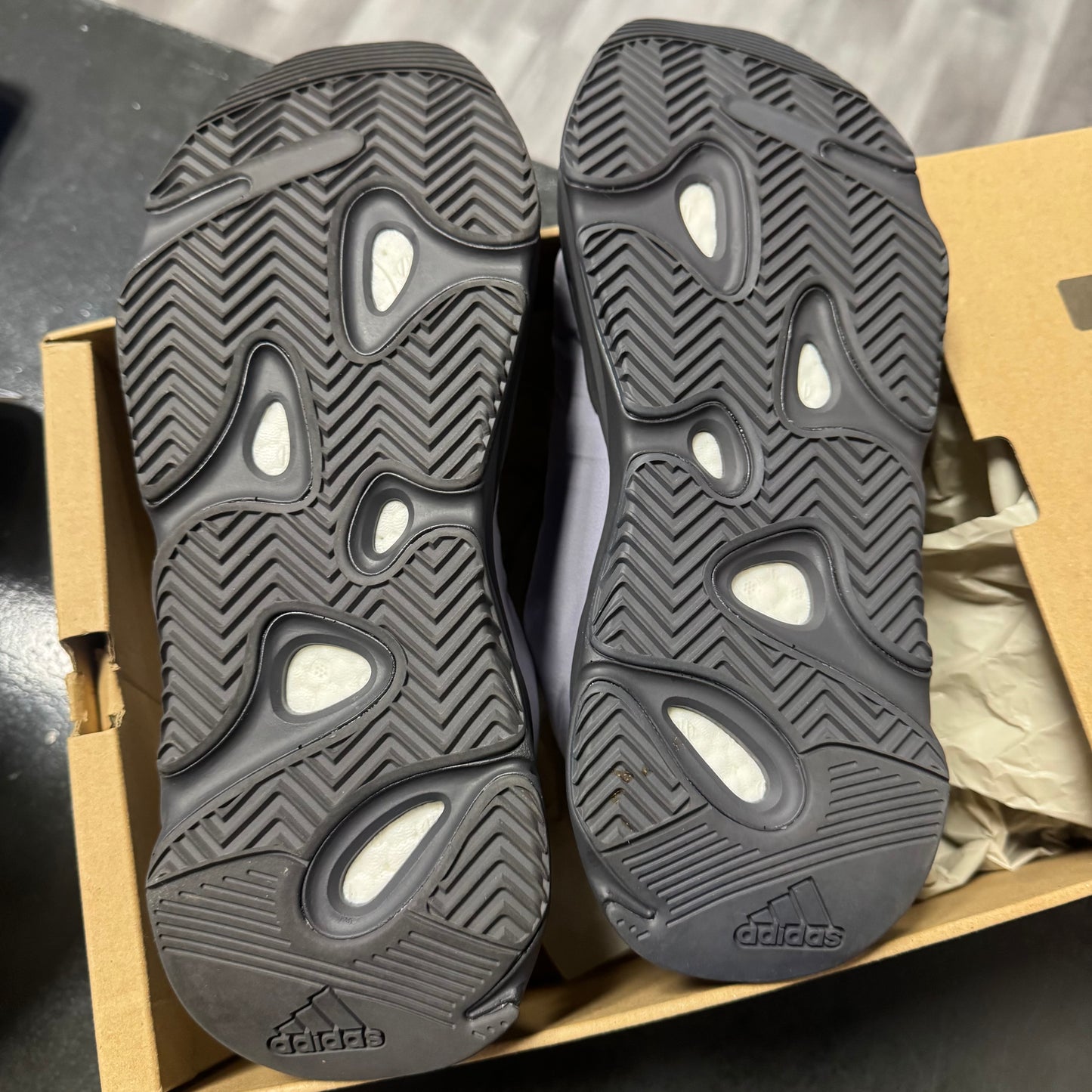 Yeezy 700 MNVN Geode / Preowned