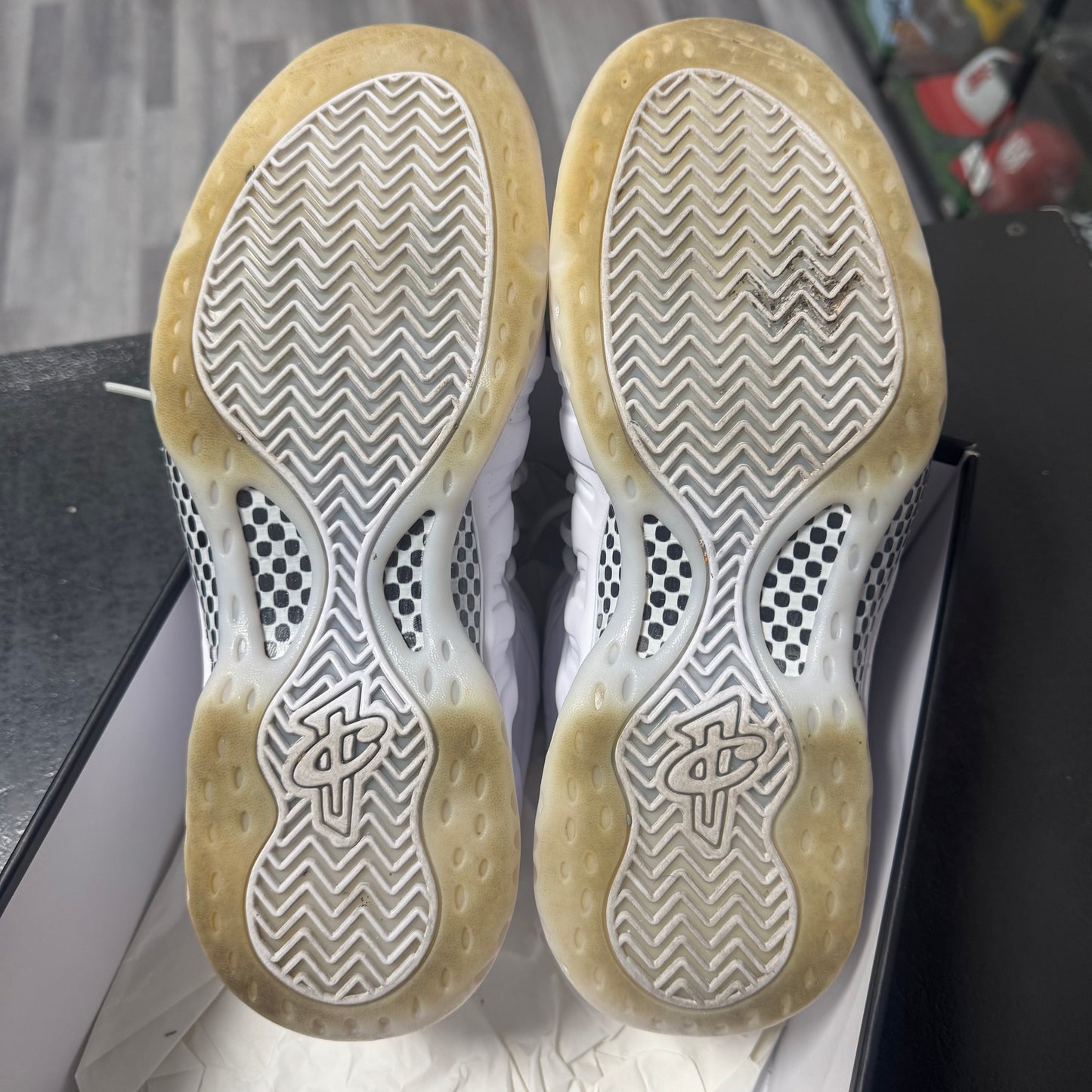 Nike Air Foamposite One Triple White / Preowned