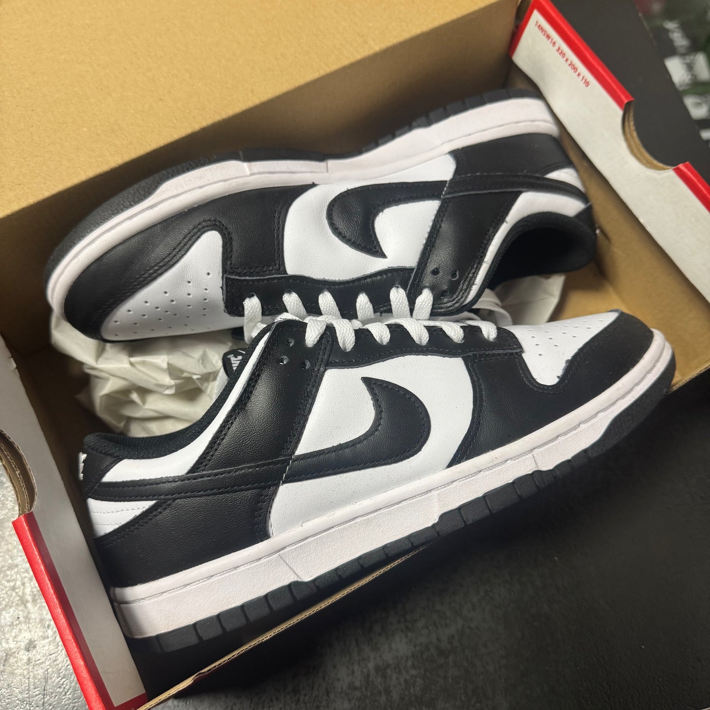 Dunk Low Panda / Preowned