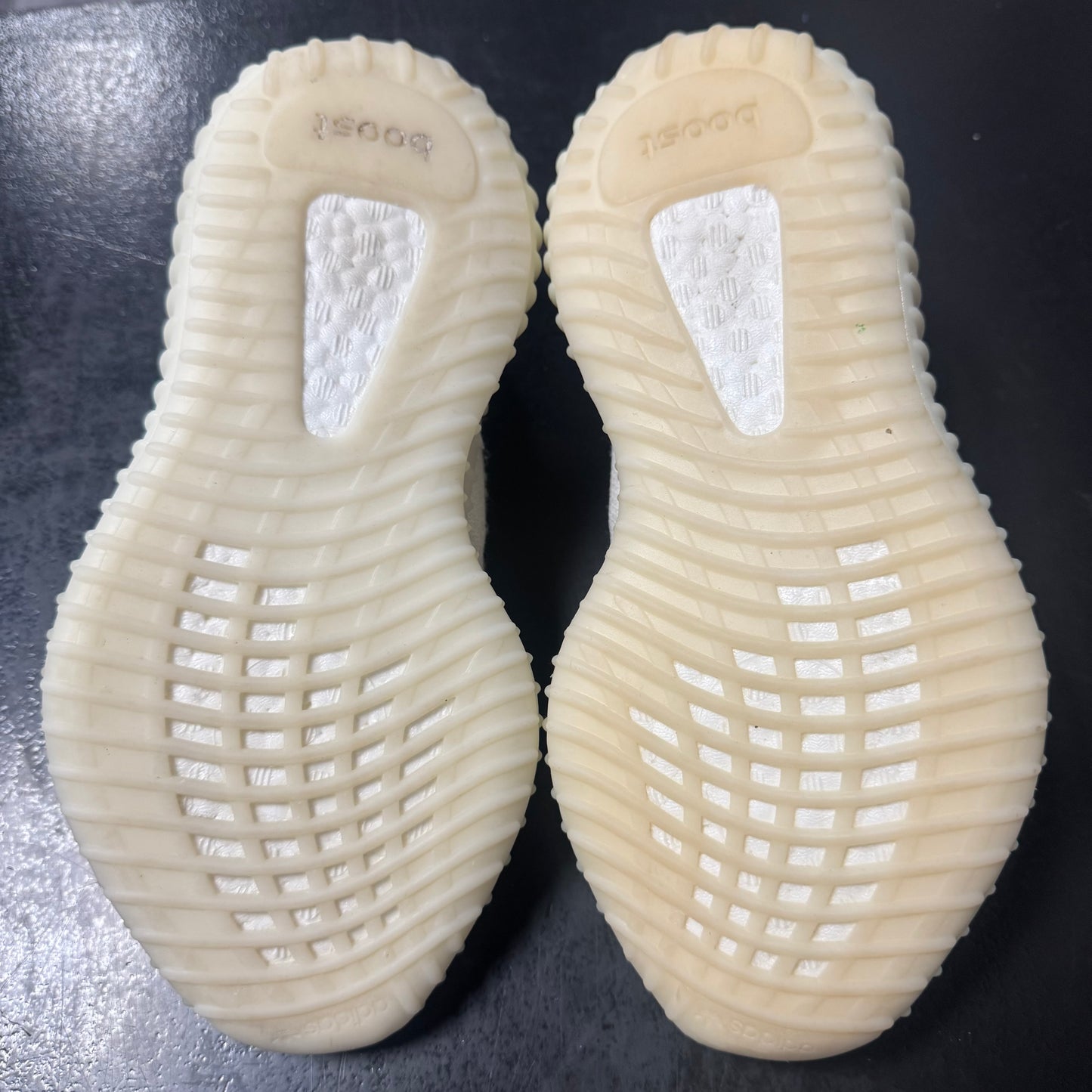 Yeezy 350 Bone / Preowned