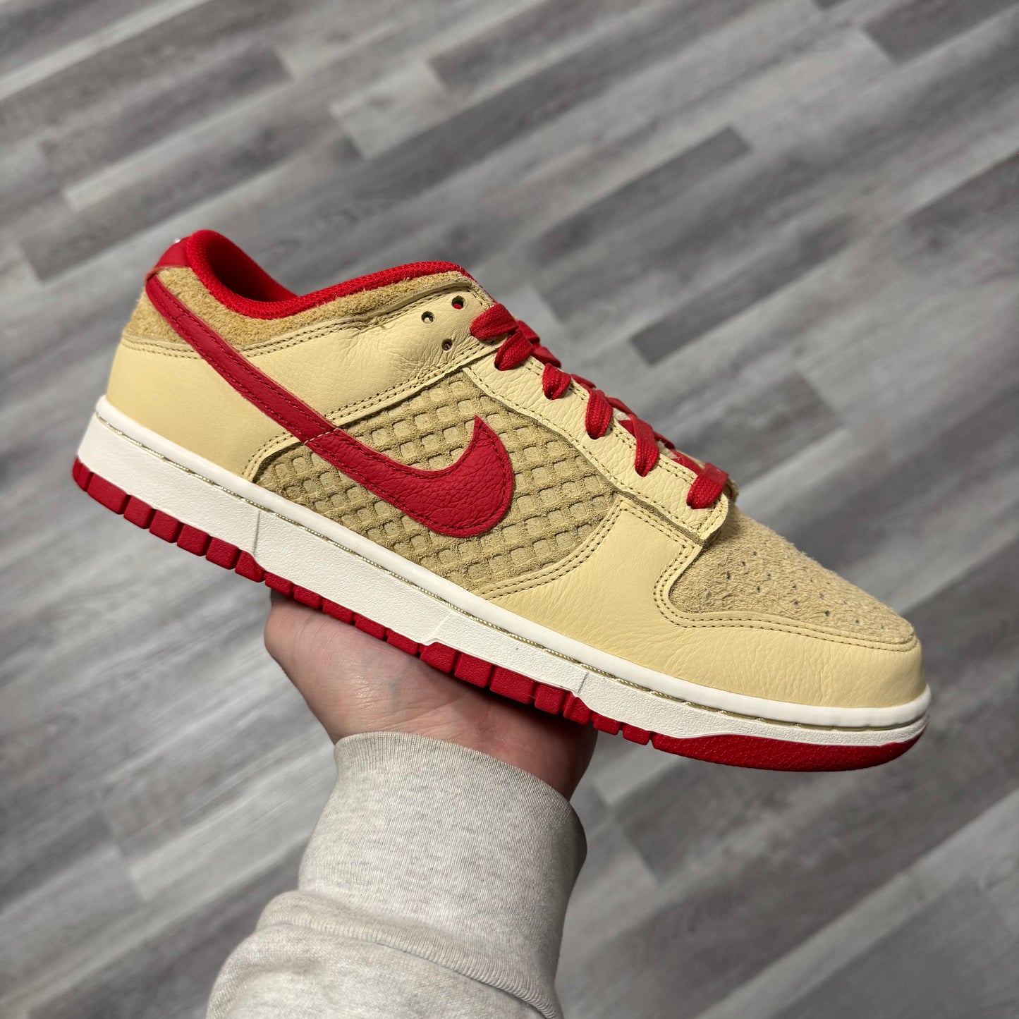 Dunk Low Strawberry Waffle / Brand New