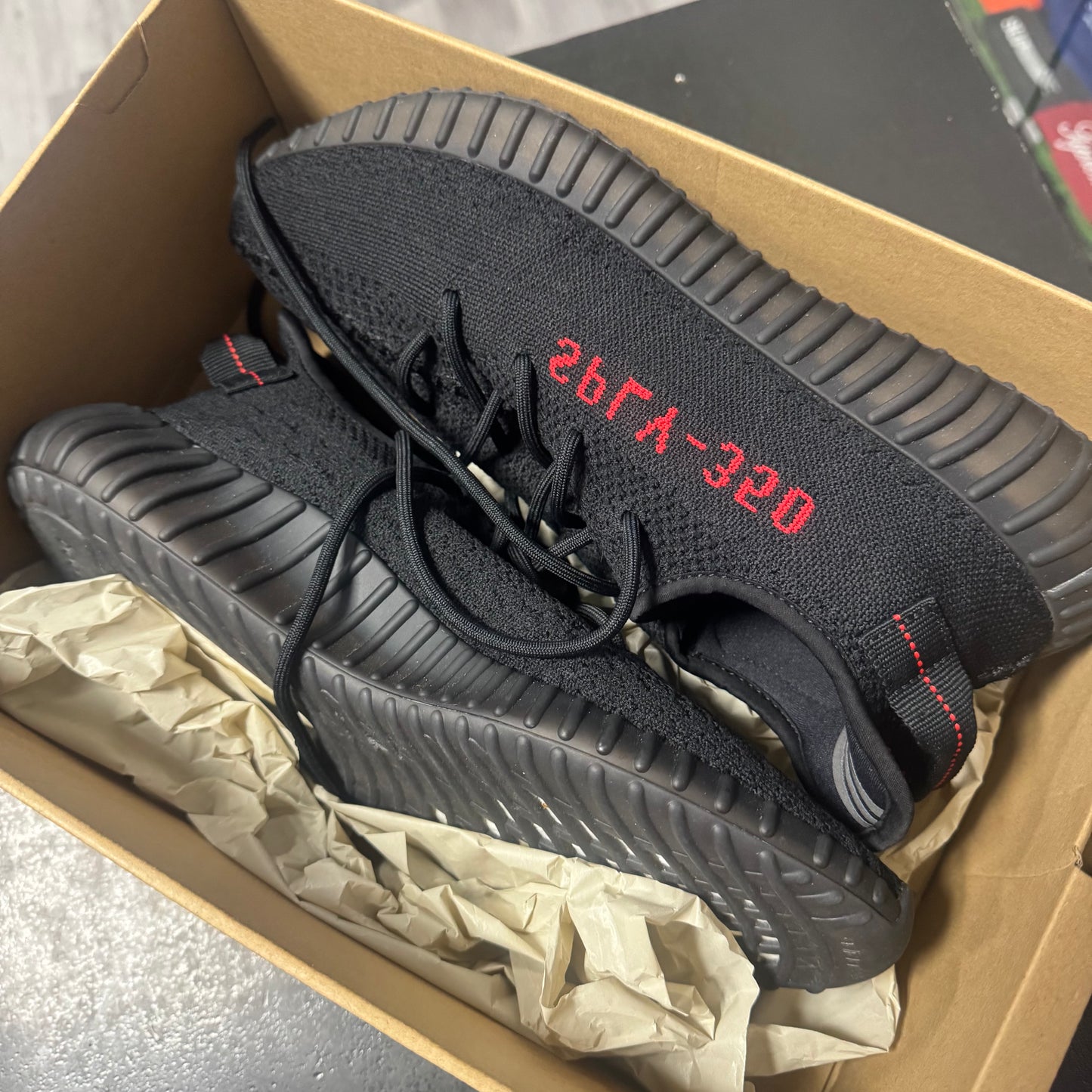 Yeezy Boost 350 V2 (Black/Red) / Preowned