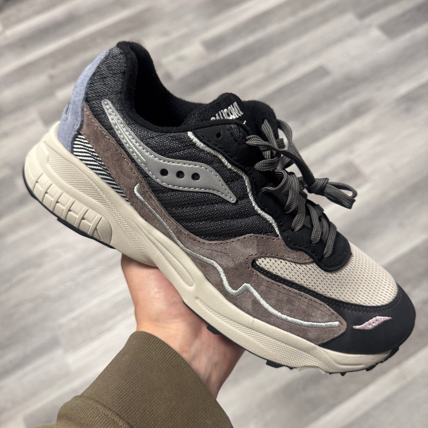Saucony 3D Grid Hurricane Grey Cream / Brand New