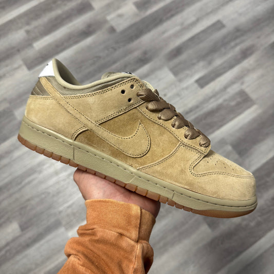 Dunk Low SB Parachute Beige / Brand New