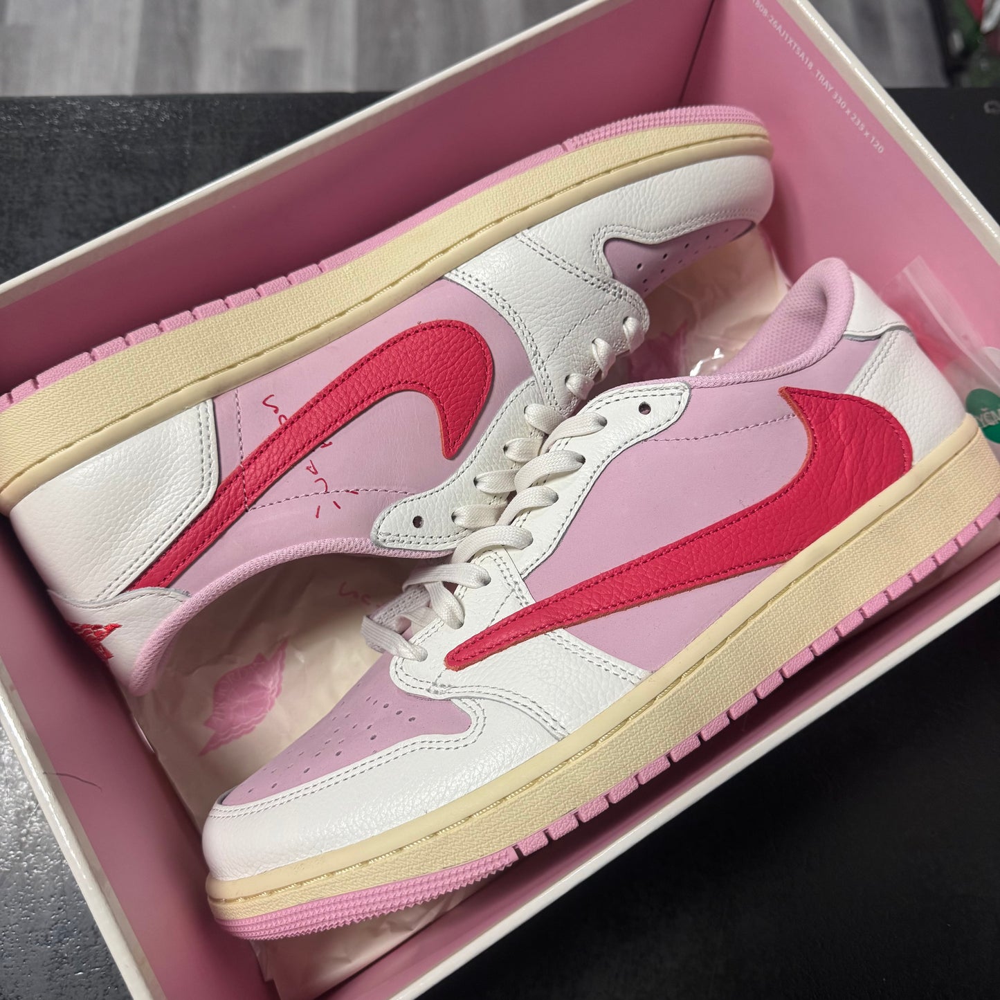 Jordan 1 Low Travis Scott Tropical Pink / Preowned
