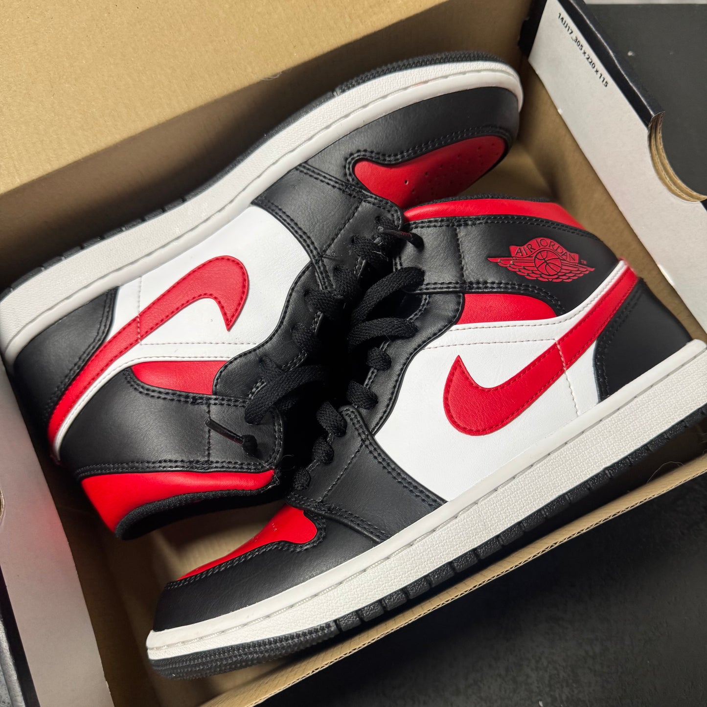 Jordan 1 Mid White Black Red / Preowned