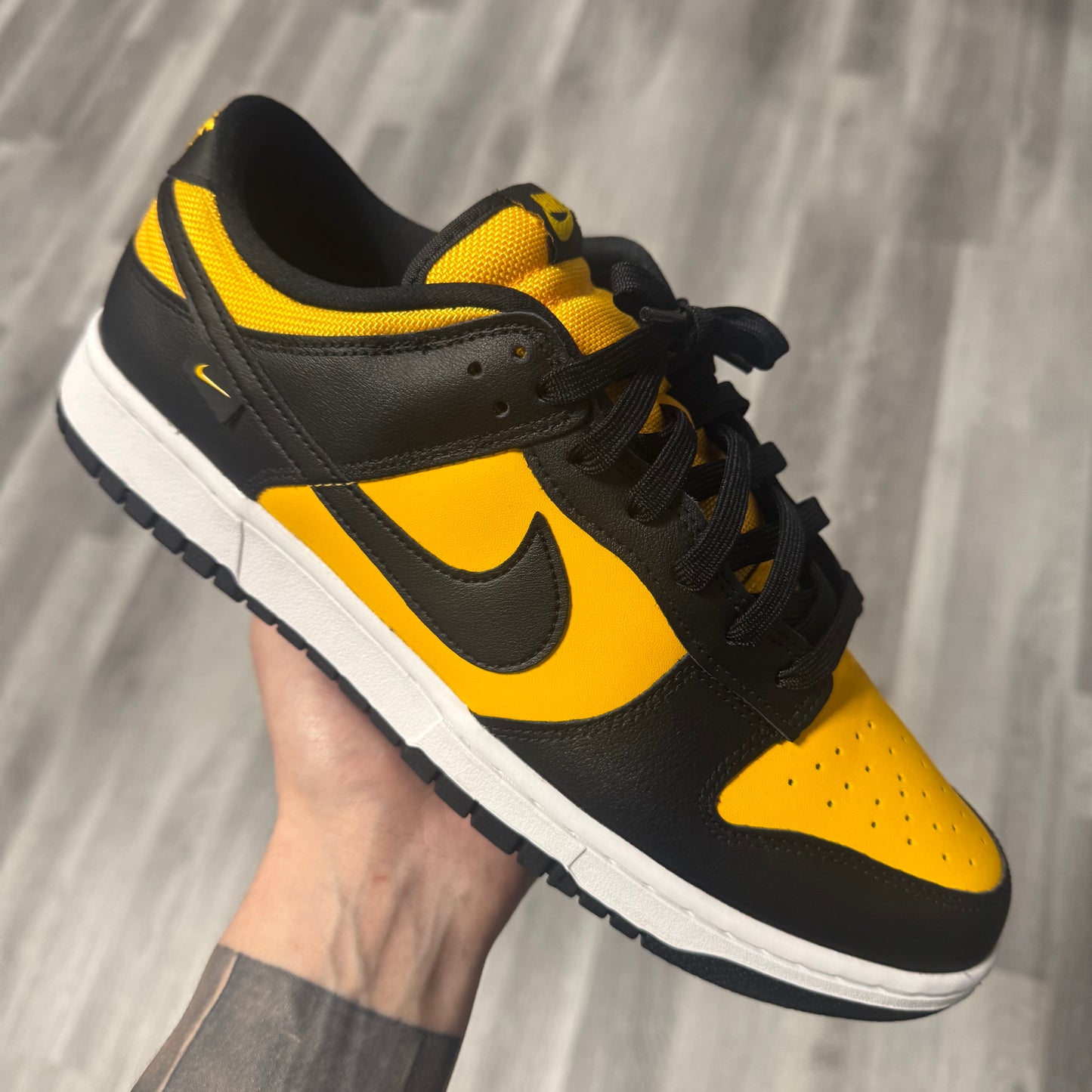 Dunk Low Reverse GoldenRod / Brand New