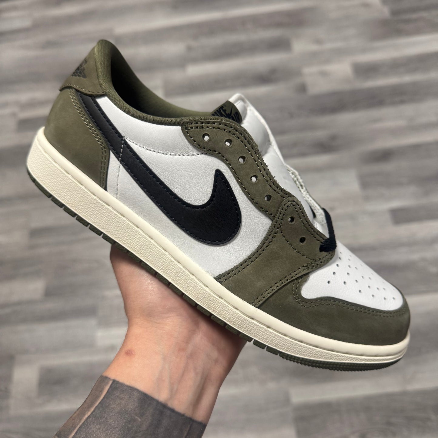 Jordan 1 Low Medium Olive / Brand New