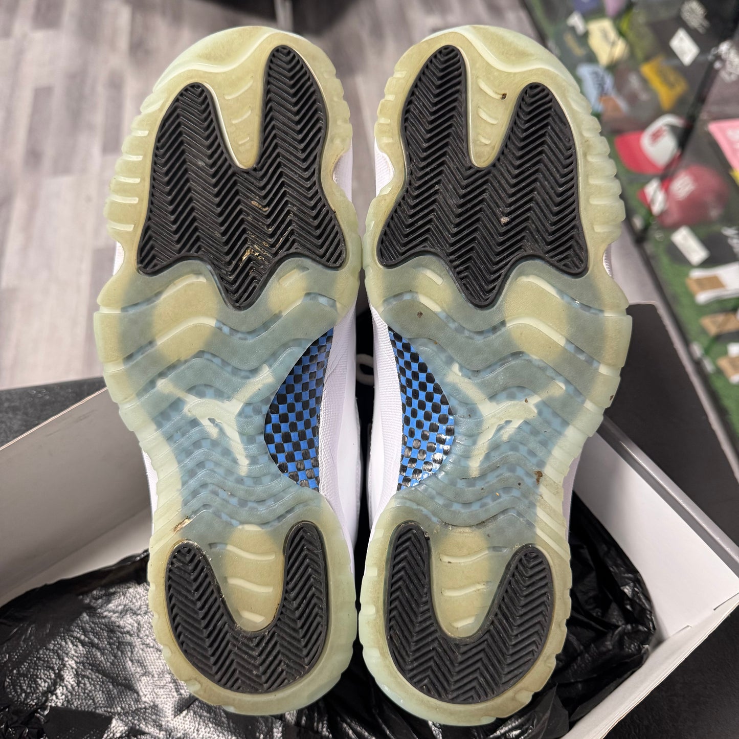 Jordan 11 Low Legend Blue / Preowned