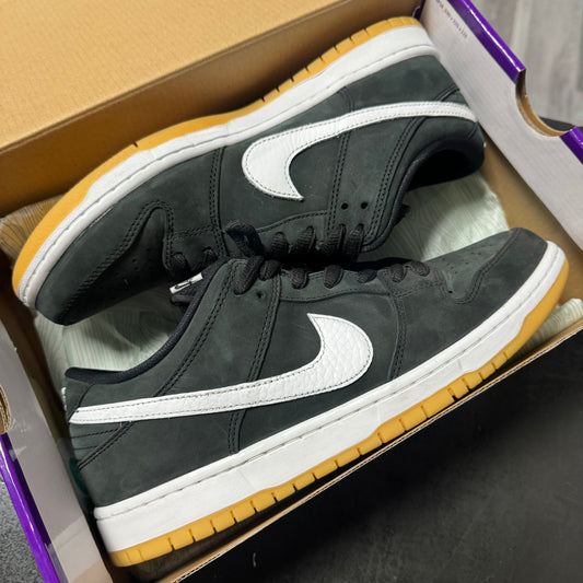 Dunk Low SB Black Gum / Preowned
