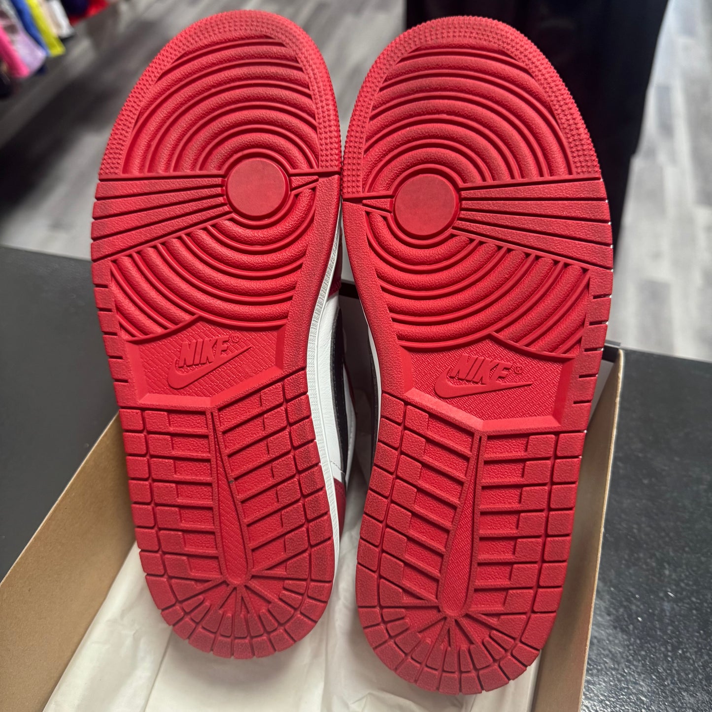 Jordan 1 Low Chicago / Preowned
