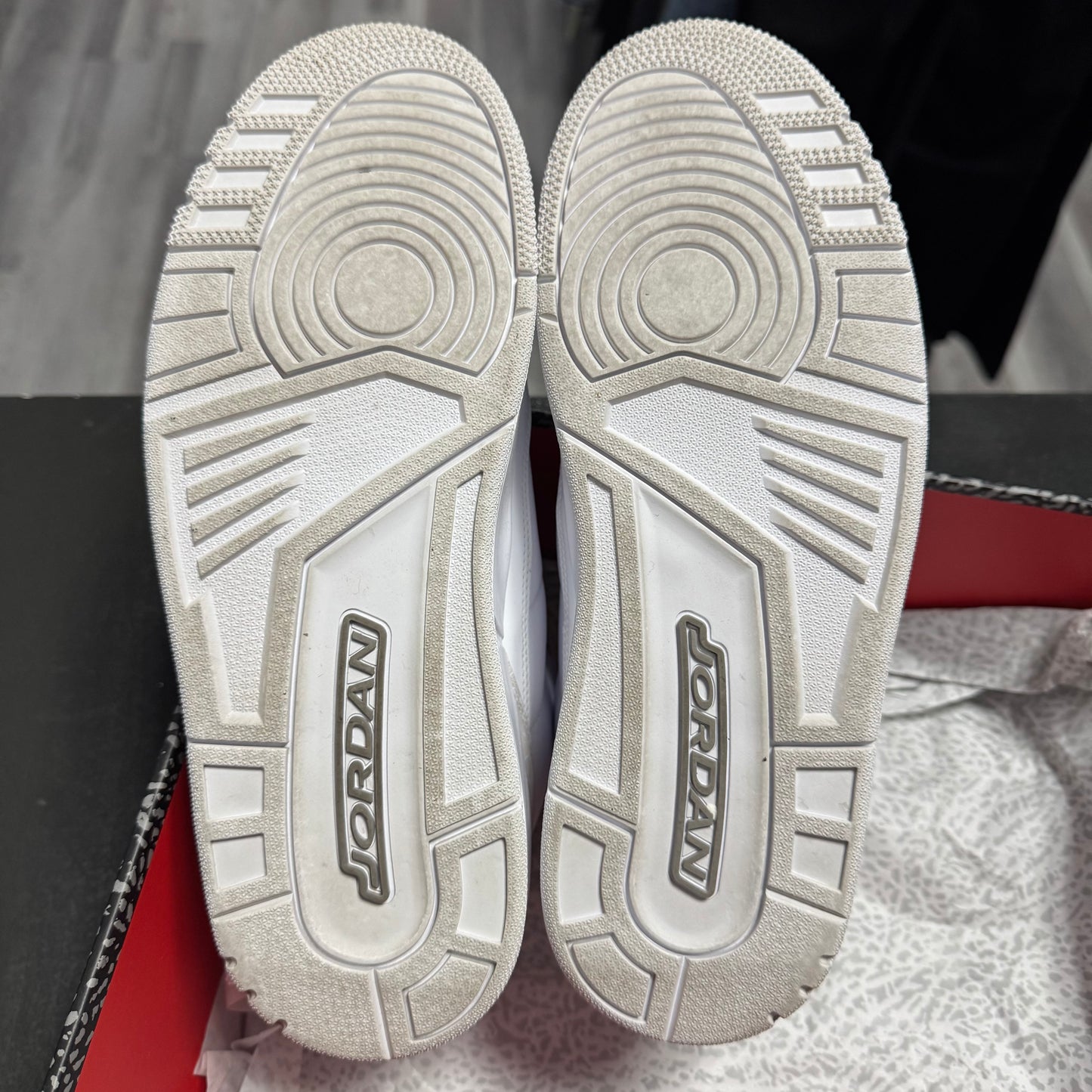 Jordan 3 Pure Money / Preowned