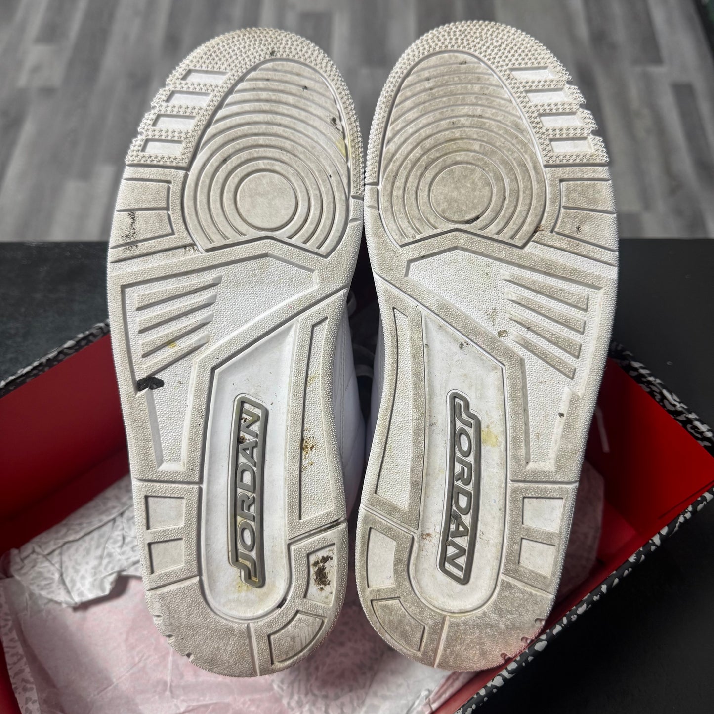 Jordan 3 Pure Money / Preowned