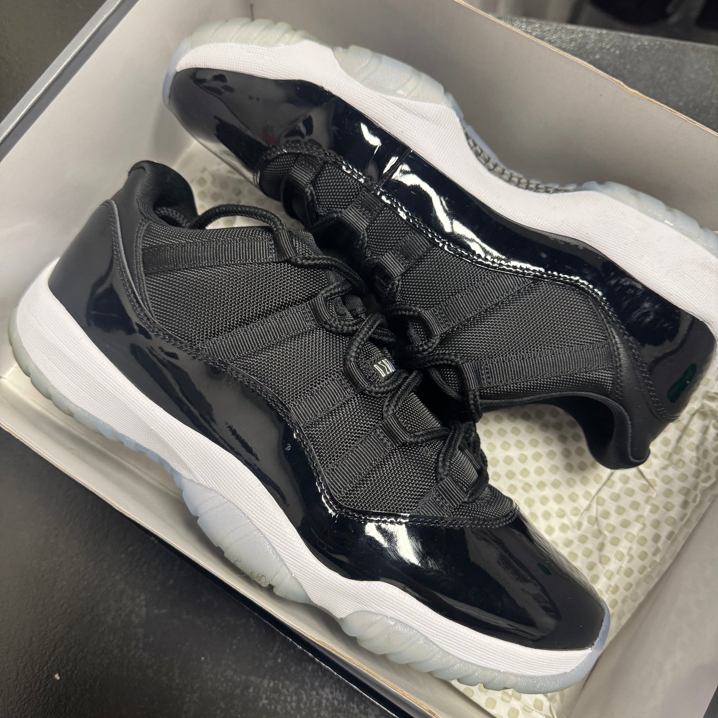 Jordan 11 Low Space Jam / Preowned