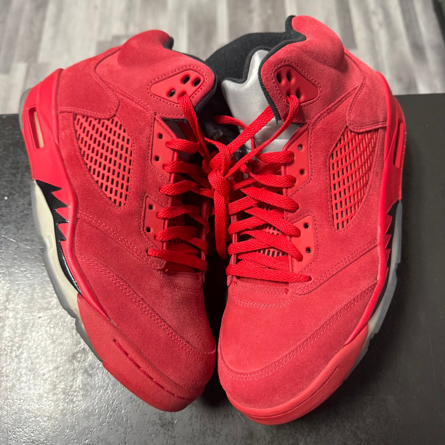 Jordan 5 Red Suede / Preowned