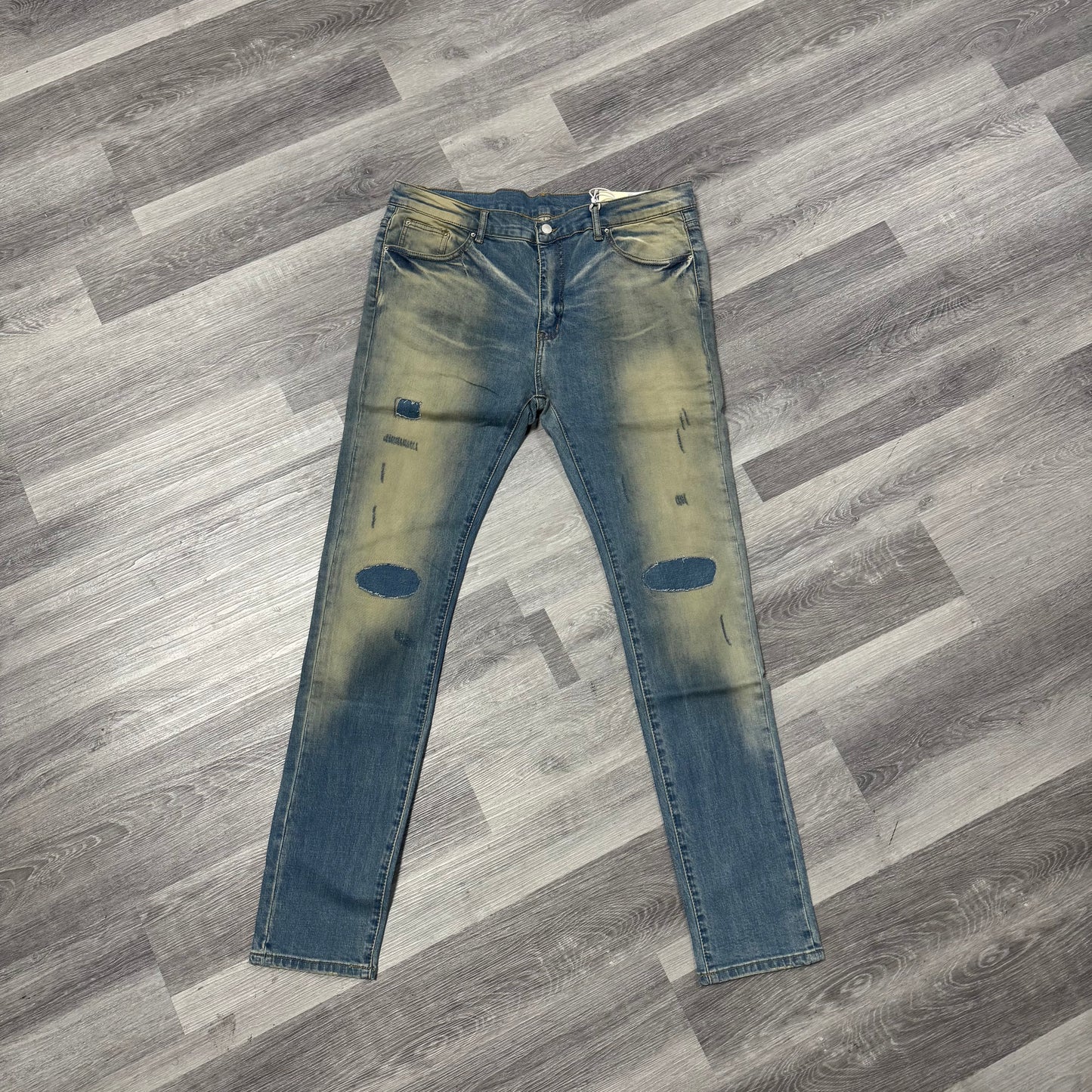 MNML Blue Distressed Circle Knee Denim Jeans
