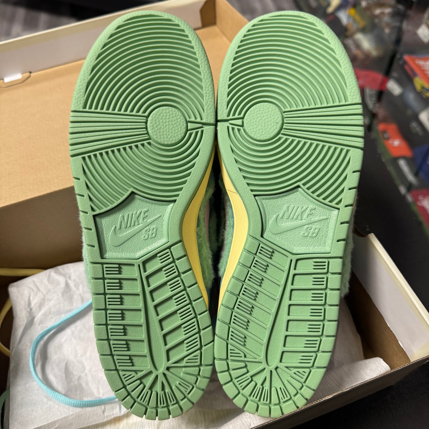 Dunk Low SB Verdy Visty / Preowned