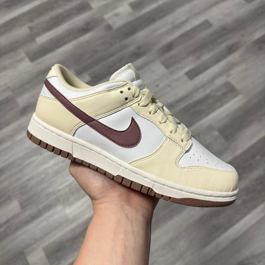 Dunk Low Coconut Mauve / Brand New