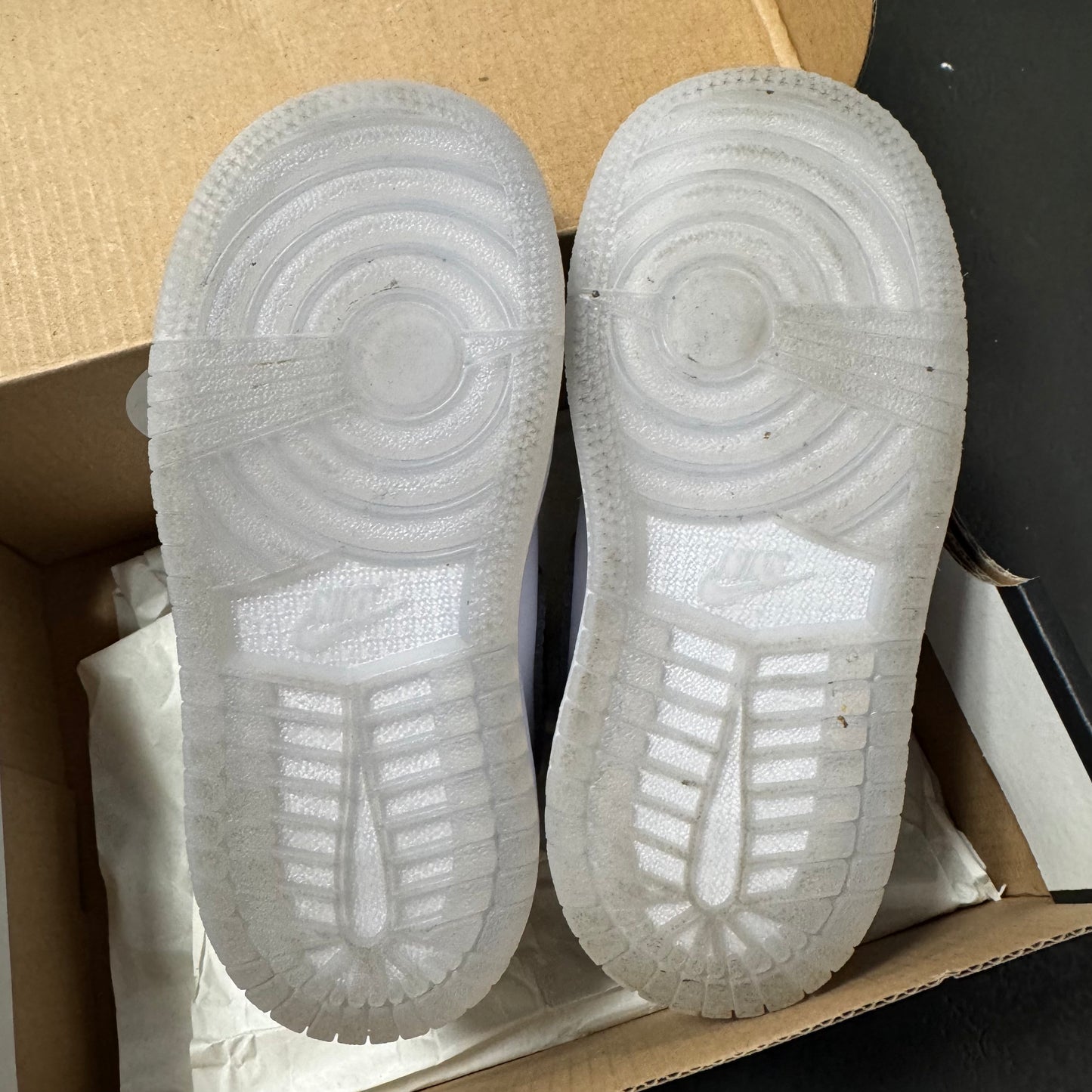 Jordan 1 Mid White Medium Grey Cool  Grey / Preowned