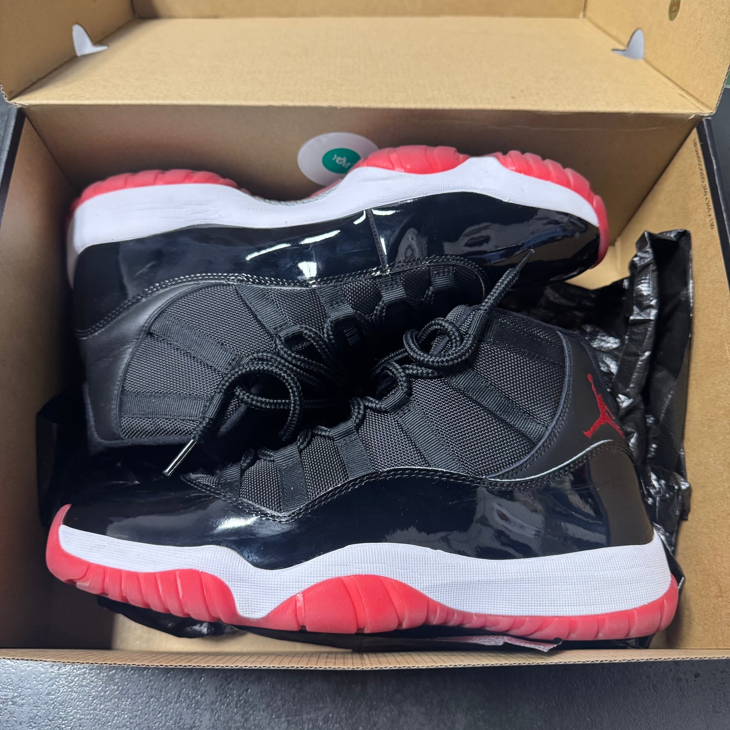 Jordan 11 Bred / Preowned