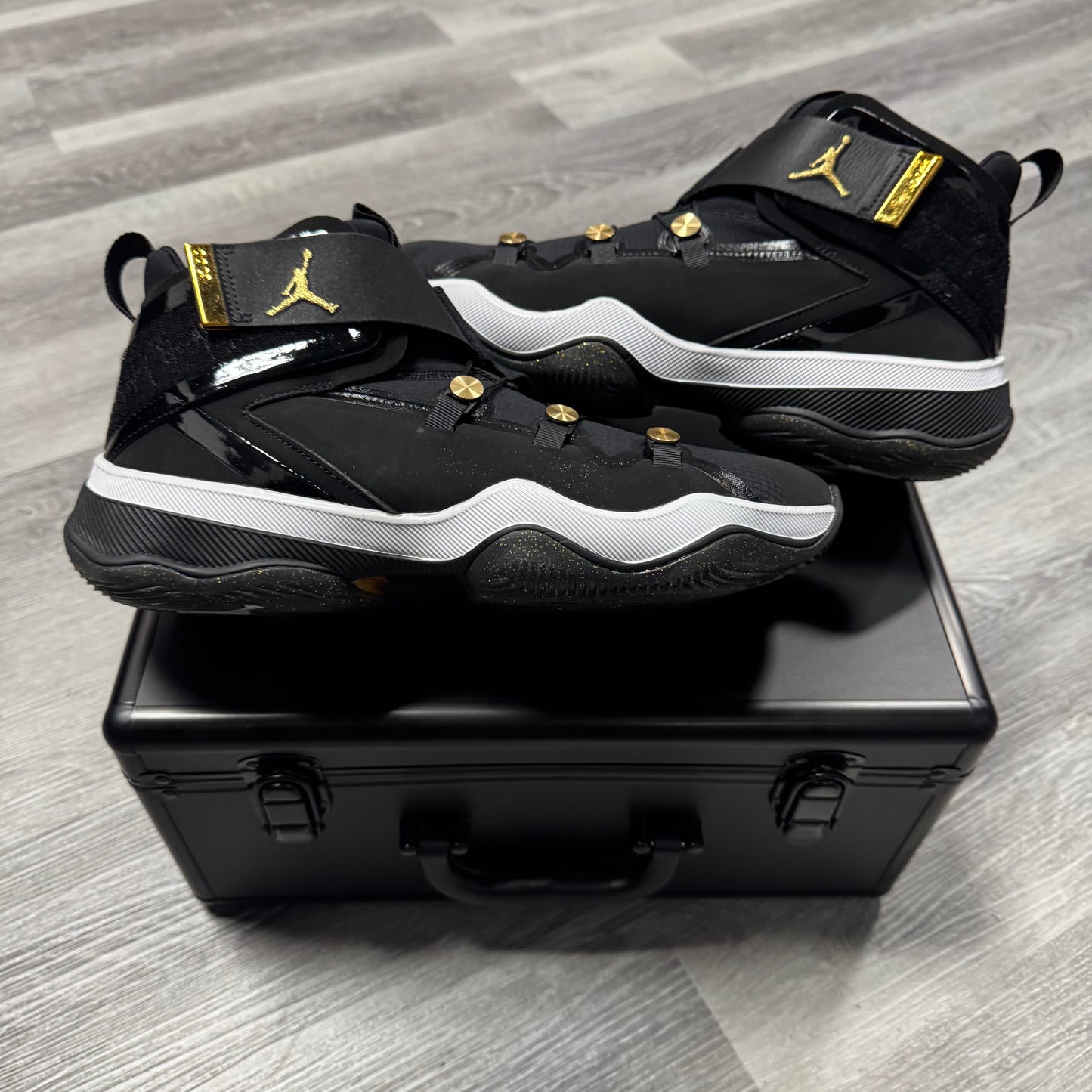 Jordan AJNT23 Black Metallic Gold / Brand New