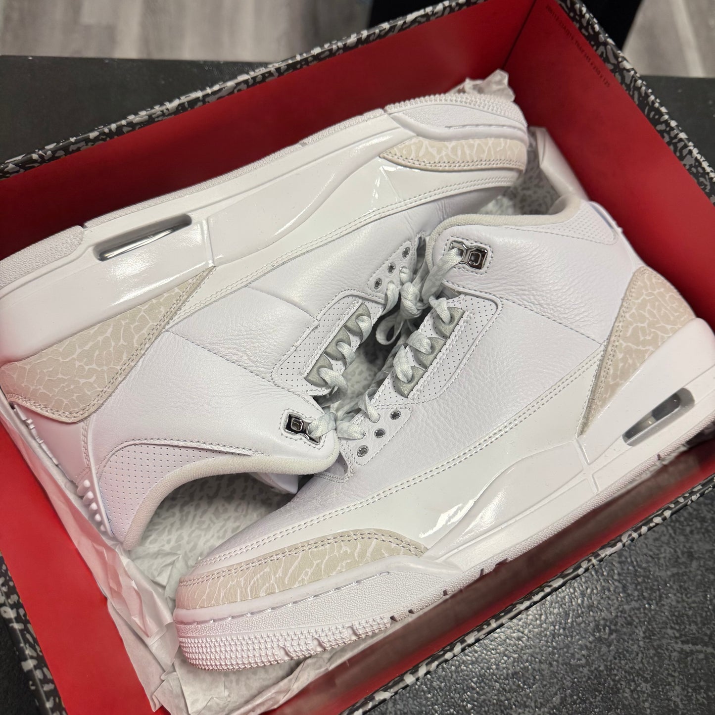 Jordan 3 Pure Money / Preowned