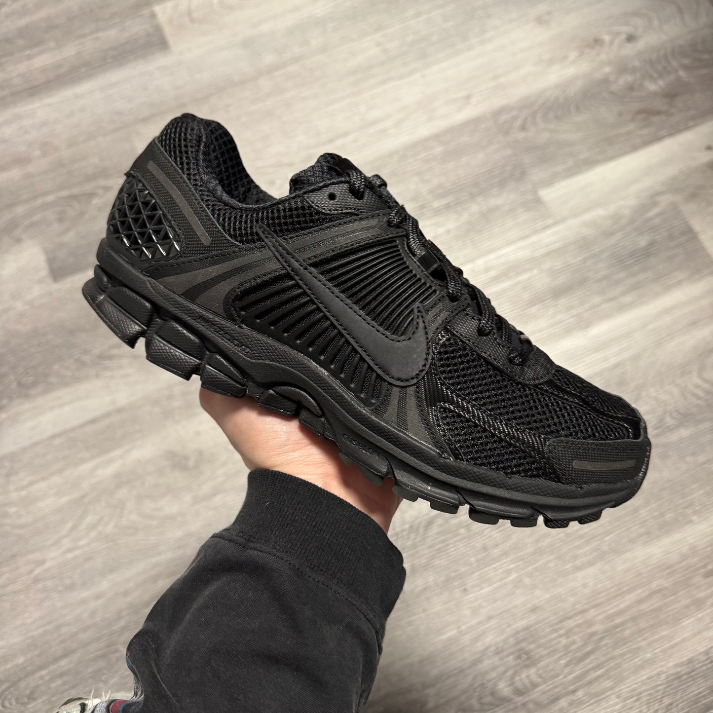 Nike Zoom Vomero 5 Triple Black / Brand New
