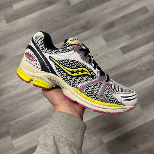 Saucony ProGrid Triumph 4 White Fluo Pink / Brand New