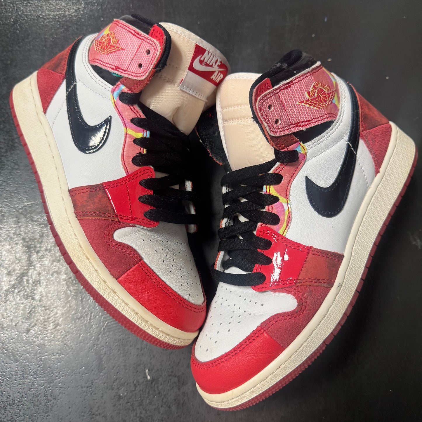 Jordan 1 Spiderverse 2.0 / Preowned