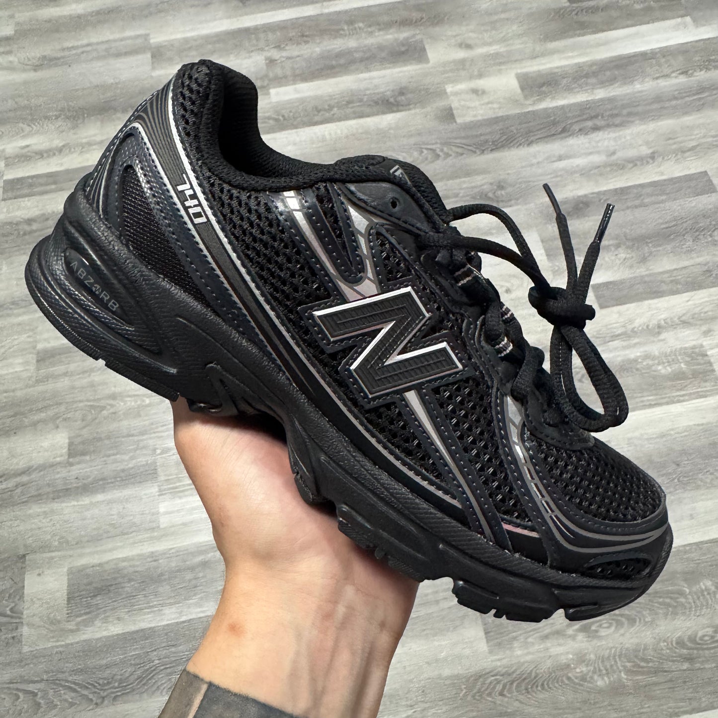 New Balance 740 Black Metallic Silver / Brand New