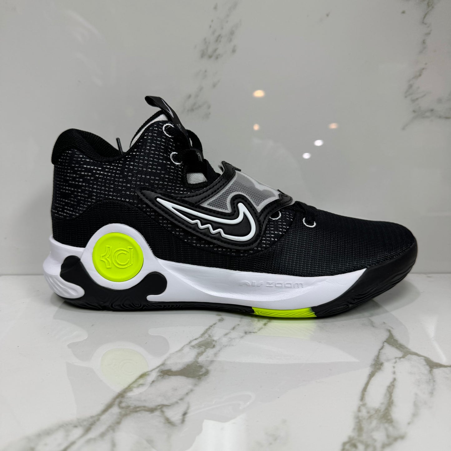 KD Trey 5 Black Volt / Brand New