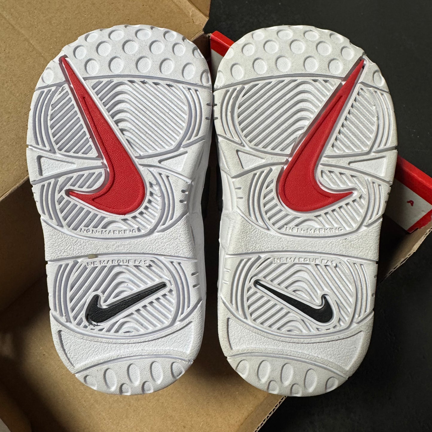 Nike Air More Uptempo 96 Red Toe / Preowned