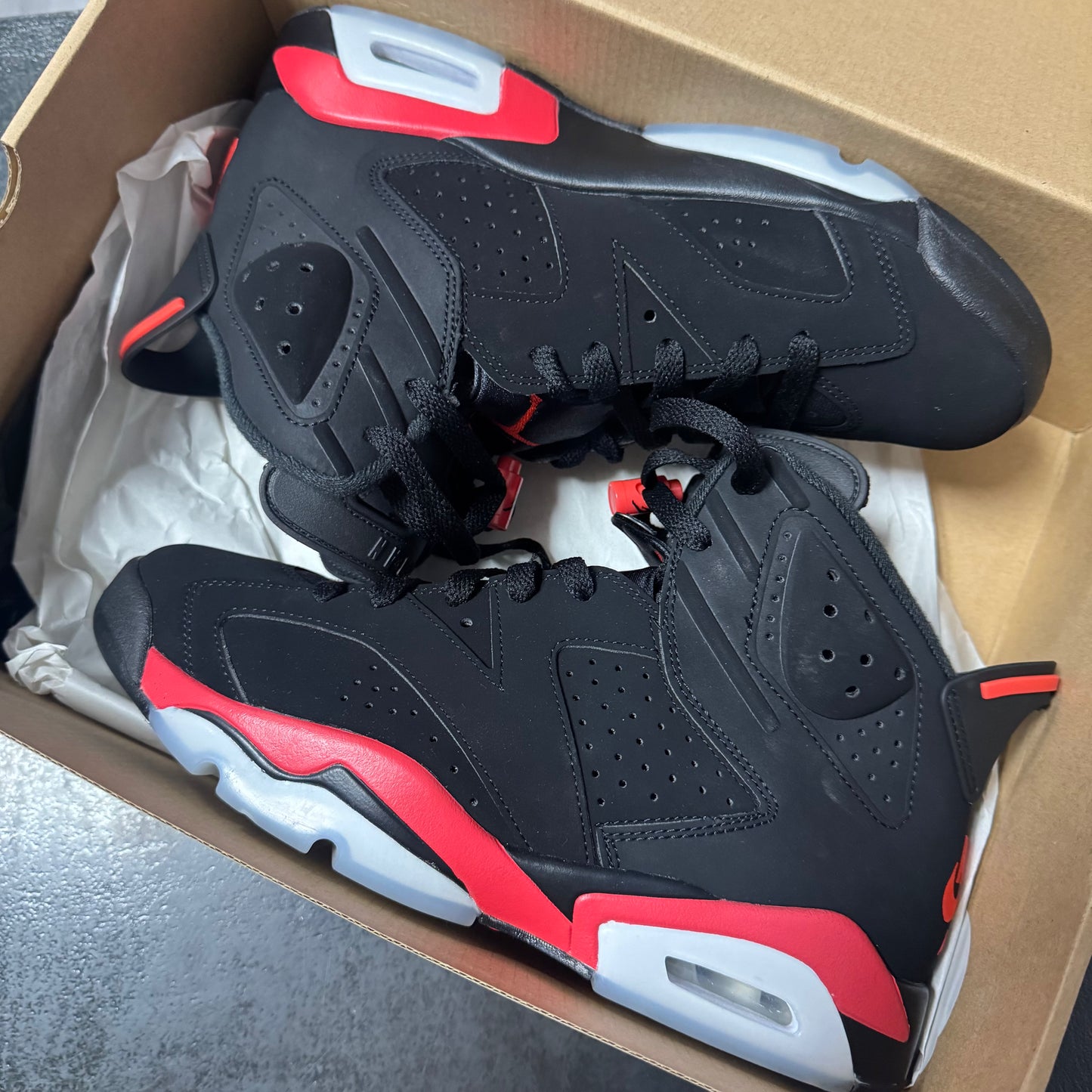 Jordan 6 Reverse Infrared Salesman / Preowned