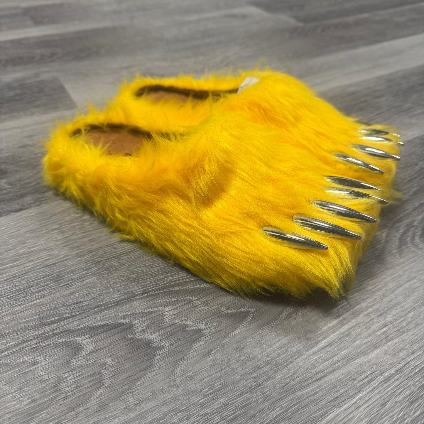 Bravest Studios Bear Claws (Yellow) / Brand New