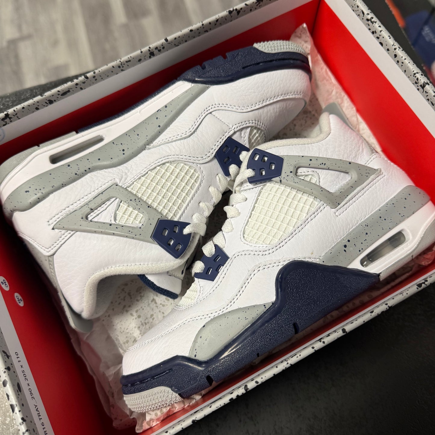 Jordan 4 Midnight Navy / Preowned