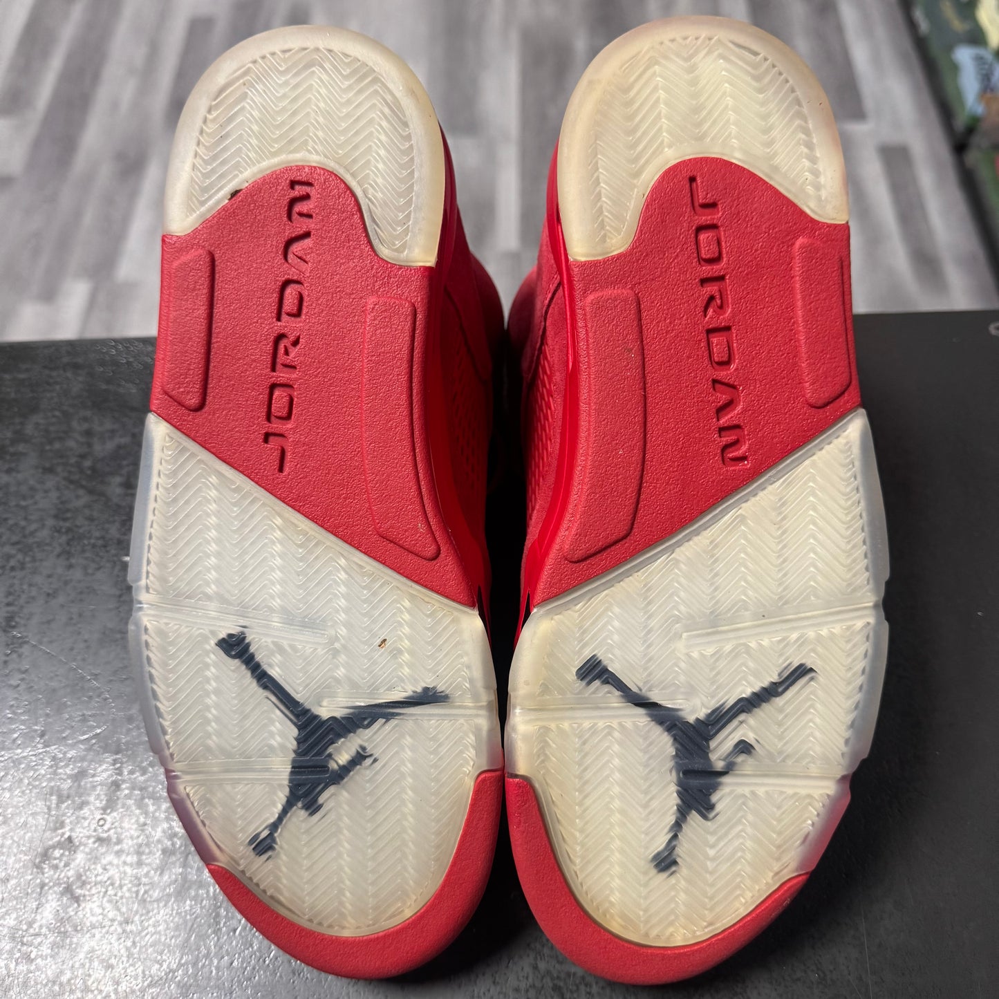 Jordan 5 Red Suede / Preowned