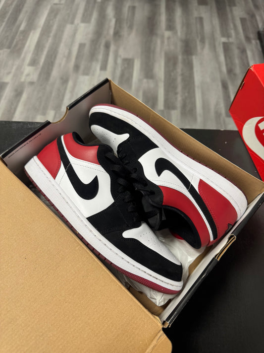 Jordan 1 Low Black Toe / Preowned