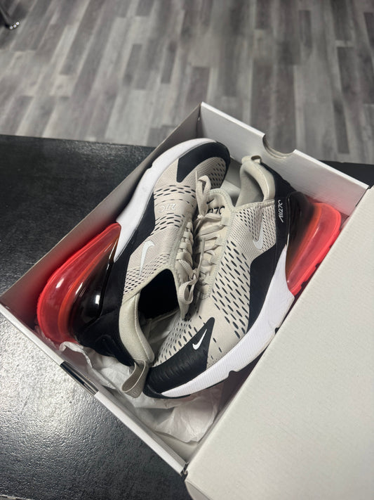 Air Max 270 Hot Punch / Preowned