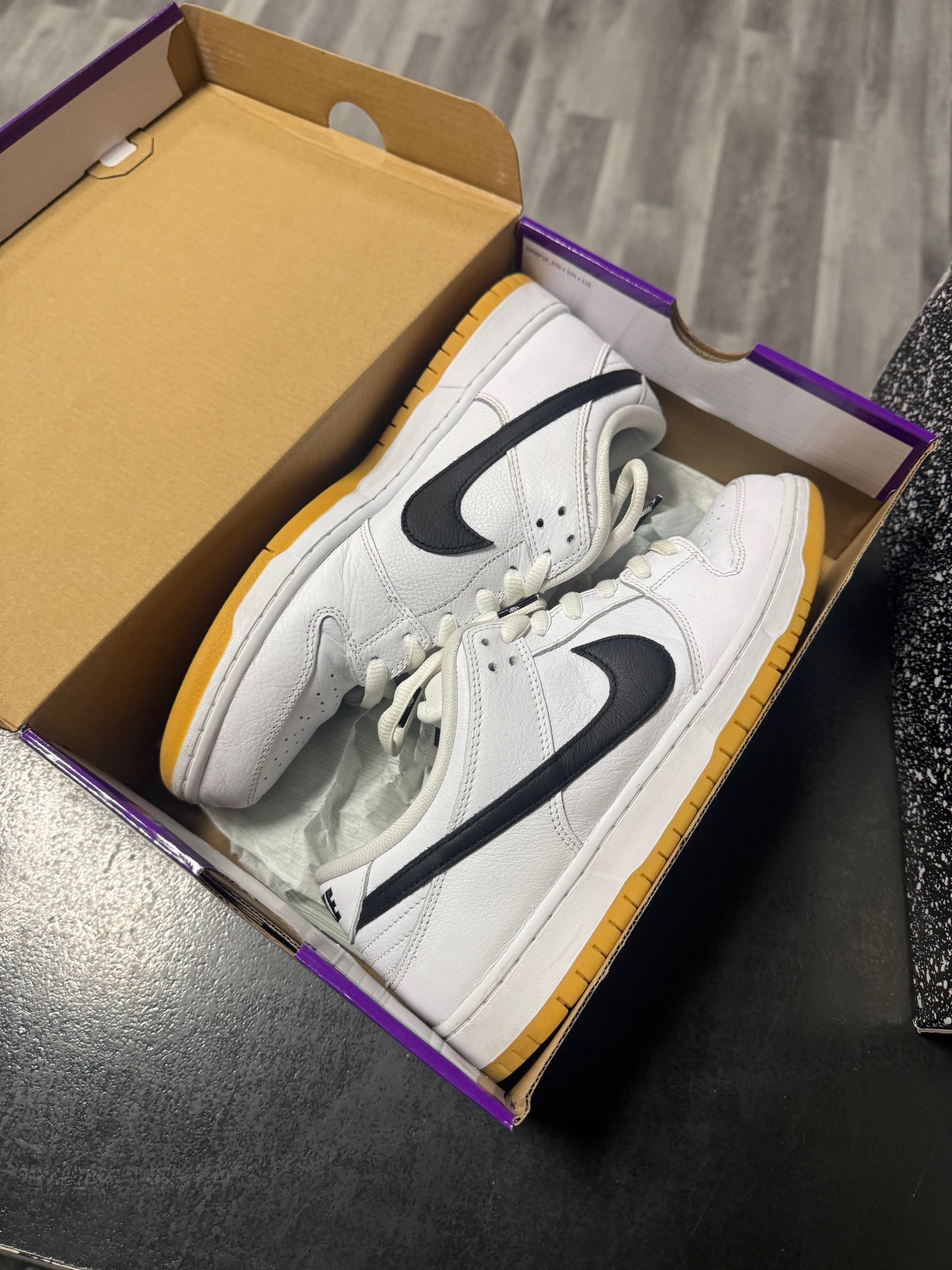 Dunk Low SB White Gum / Preowned