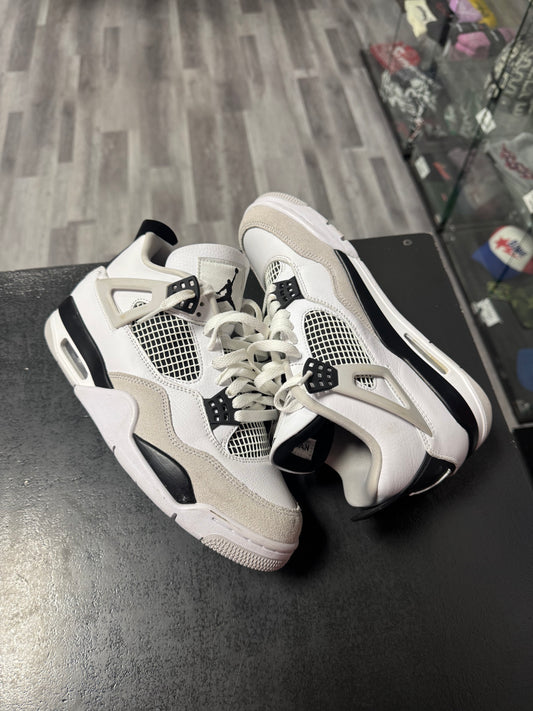 Jordan 4 Military Black / Preowned
