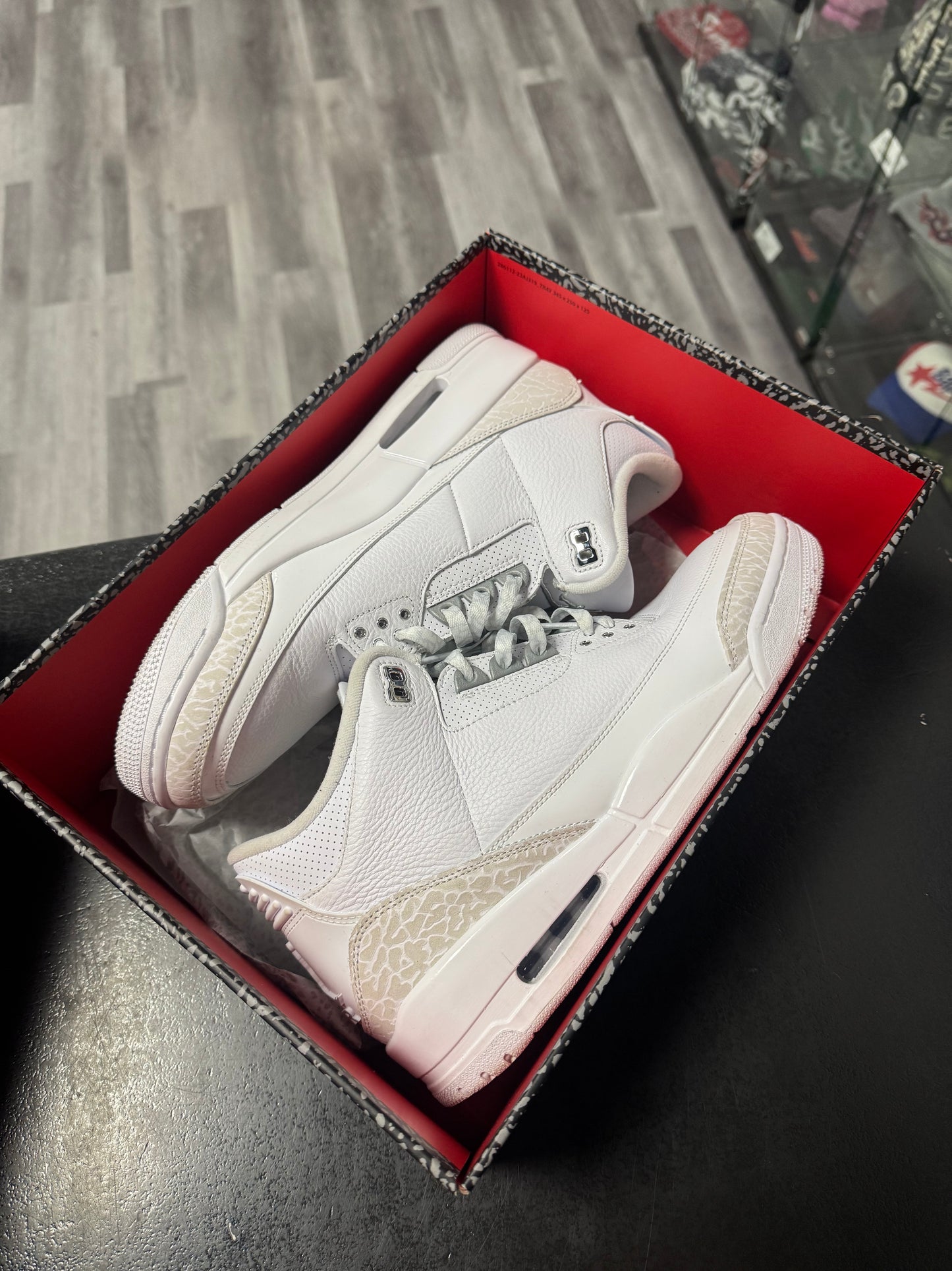Jordan 3 Pure Money / Preowned