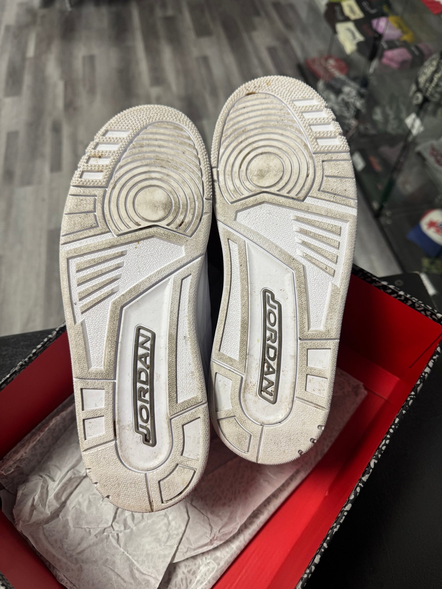 Jordan 3 Pure Money / Preowned