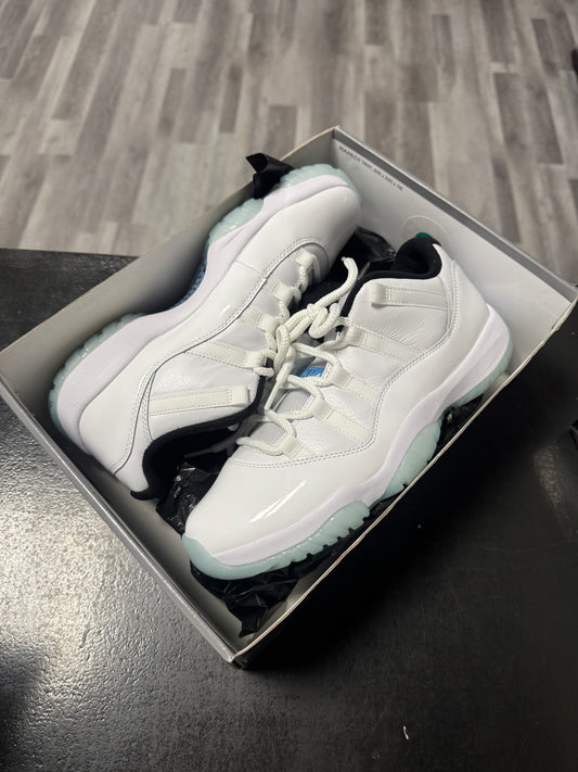 Jordan 11 Low Legend Blue / Preowned