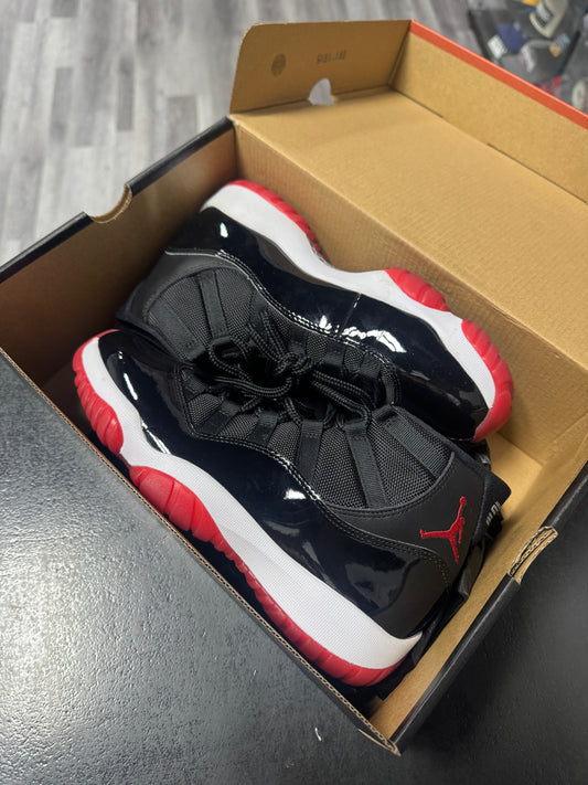 Jordan 11 Bred / Preowned