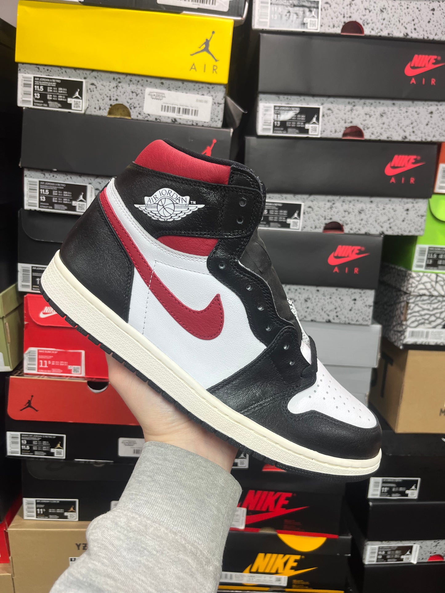Jordan 1 Black Gym Red 555088-061 / Brand New