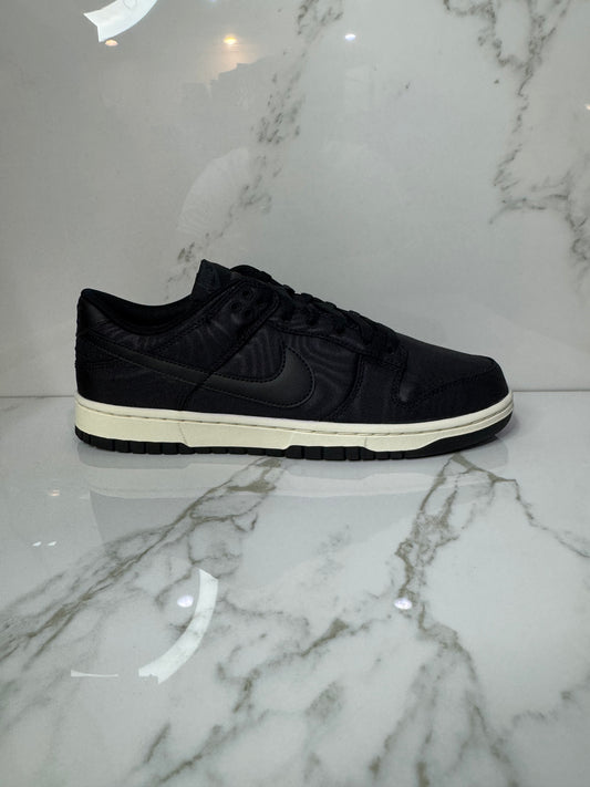 Dunk Low Black Canvas / Brand New