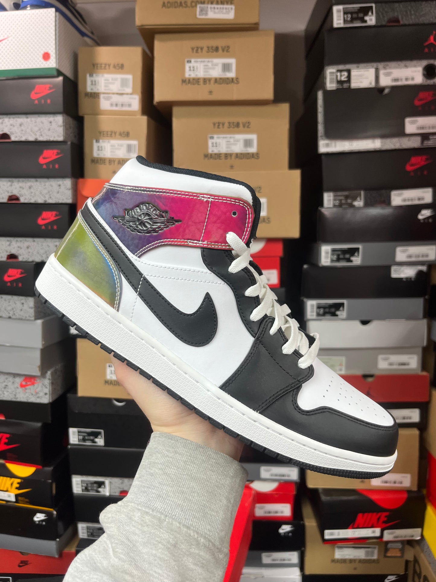 Jordan 1 Mid Heat Reactive / Brand New