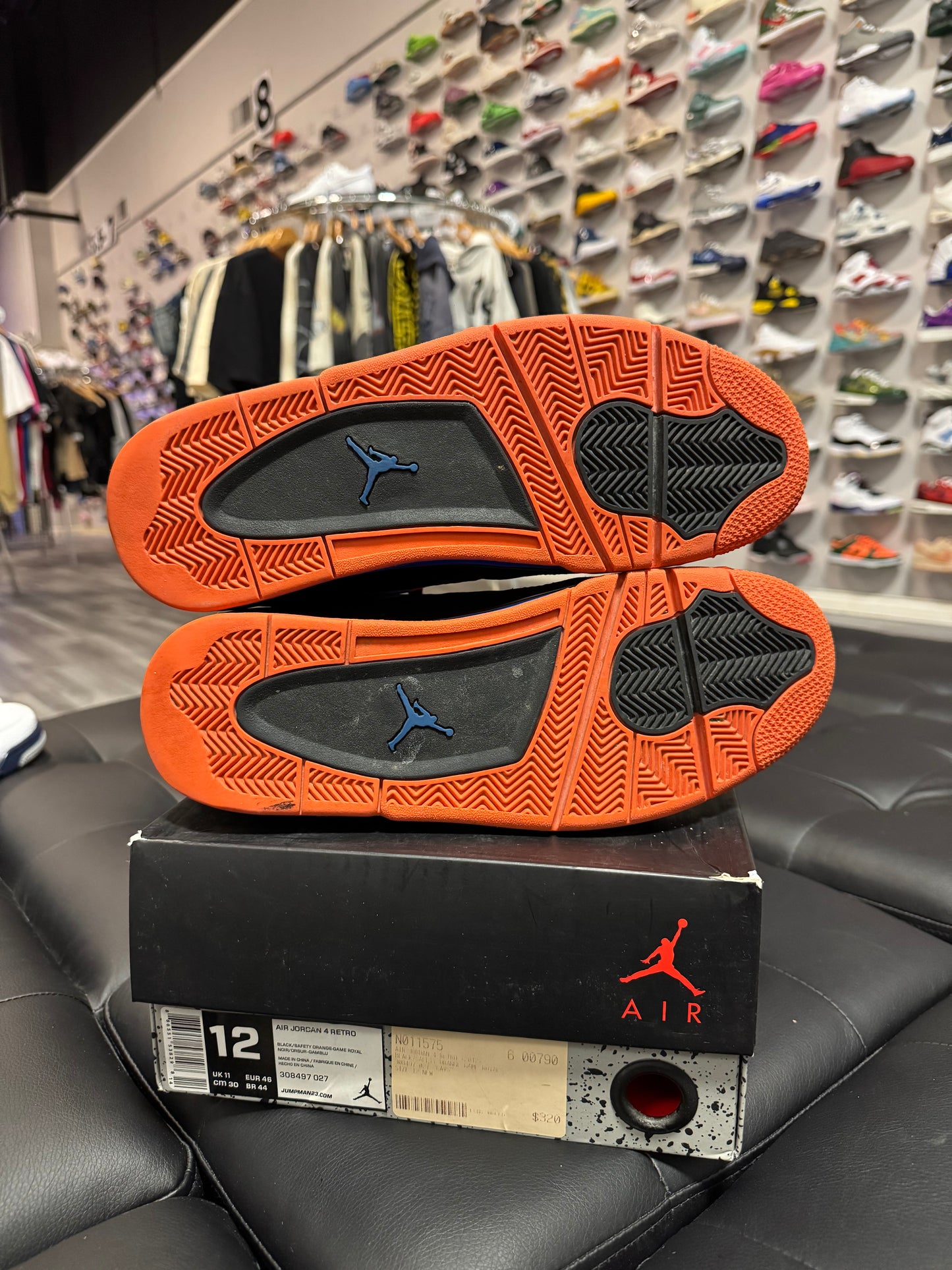 Jordan 4 Cavs / Preowned